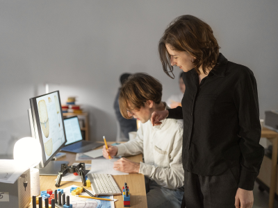 E-ticaret, e-ticaret satışları artırma, e-ticaret sitesi, dijital pazarlama, online satış, müşteri memnuniyeti, kullanıcı deneyimi, mobil uyumlu tasarım, SEO, sosyal medya pazarlaması, influencer pazarlama, e-posta pazarlama, dönüşüm oranı, sadakat programı, ürün açıklamaları, ücretsiz kargo, e-ticaret stratejileri, dijital reklamcılık, retargeting, reklam optimizasyonu, müşteri sadakati, yapay zeka, e-ticaret analitiği, ödeme güvenliği, online alışveriş, e-ticaret kampanyaları, hızlı teslimat, e-ticaret maliyetleri, online mağaza, satış artırma yöntemleri